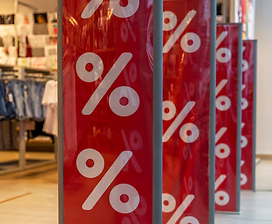 stands-with-announcement-discounts-sales-period-shopping-center-vertical_120897-1899.png